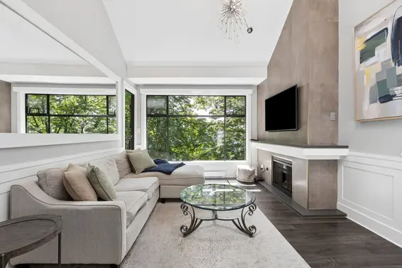 303 1702 Chesterfield Avenue, North Vancouver For Sale - image 5