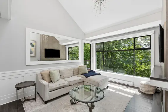 303 1702 Chesterfield Avenue, North Vancouver For Sale - image 6