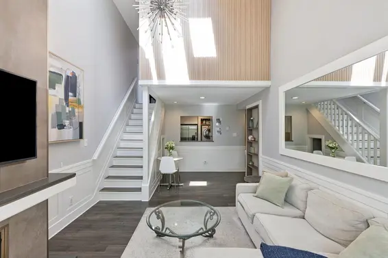 303 1702 Chesterfield Avenue, North Vancouver For Sale - image 9