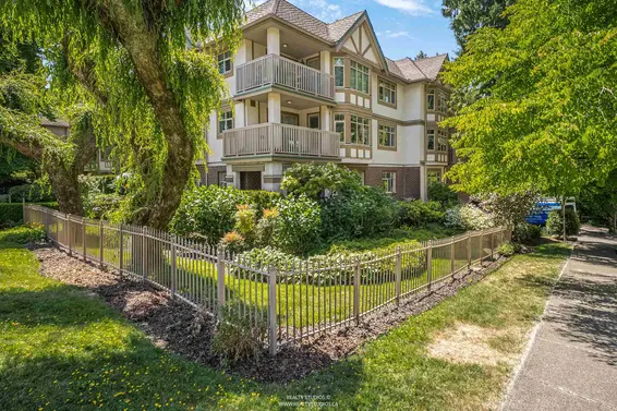 409 2059 Chesterfield Avenue, North Vancouver For Sale - image 3