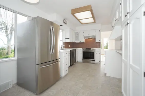 875 Esquimalt Avenue, West Vancouver For Sale - image 11