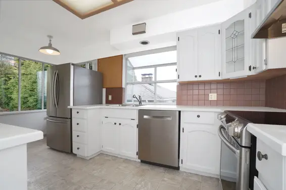 875 Esquimalt Avenue, West Vancouver For Sale - image 12