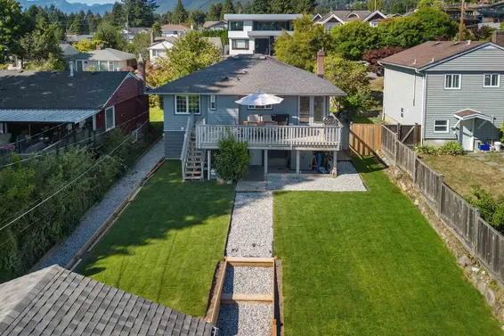409 West 27th Street, North Vancouver For Sale - image 2