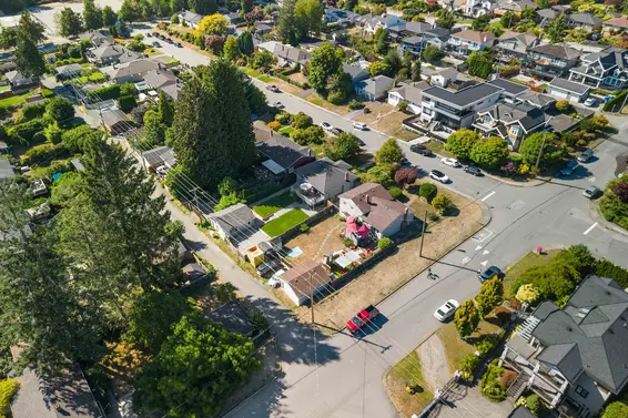409 West 27th Street, North Vancouver For Sale - image 3