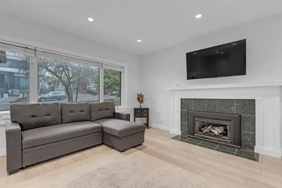 409 West 27th Street, North Vancouver For Sale - image 8