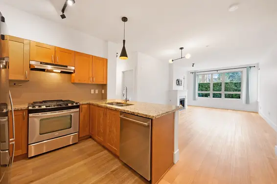 103 1111 East 27th Street, North Vancouver