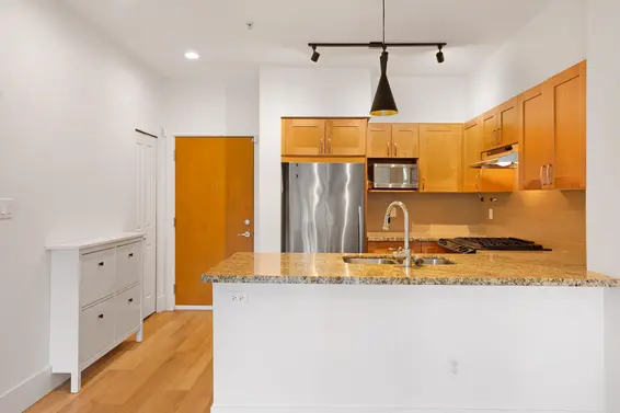 103 1111 East 27th Street, North Vancouver For Sale - image 4