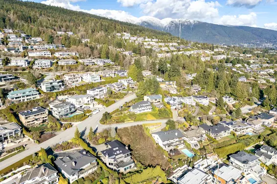 1484 Camridge Road, West Vancouver For Sale - image 9