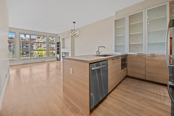 215 3606 Aldercrest Drive, North Vancouver For Sale - image 2
