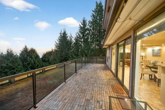 1375 Burnside Road, West Vancouver For Sale - image 15