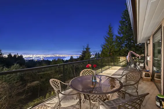 1375 Burnside Road, West Vancouver For Sale - image 16