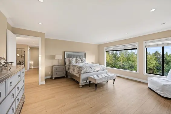 1375 Burnside Road, West Vancouver For Sale - image 20