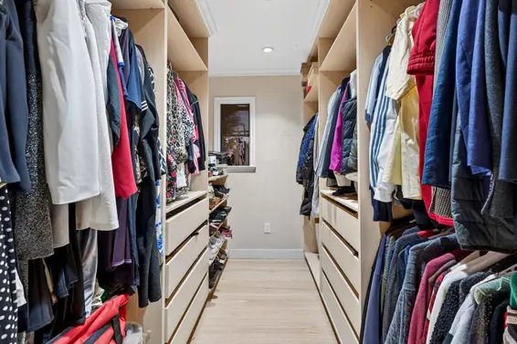 1375 Burnside Road, West Vancouver For Sale - image 24