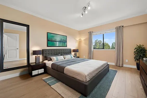 1375 Burnside Road, West Vancouver For Sale - image 25