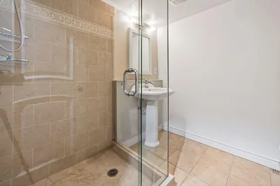 1375 Burnside Road, West Vancouver For Sale - image 30