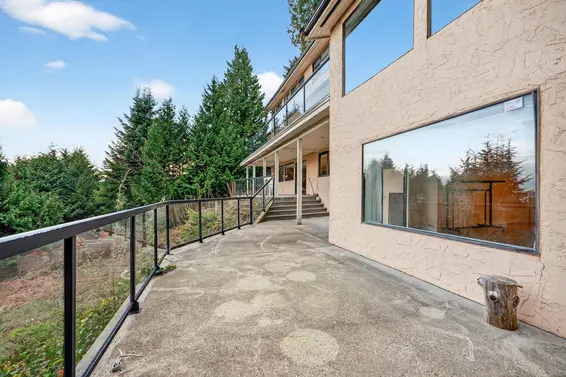 1375 Burnside Road, West Vancouver For Sale - image 38