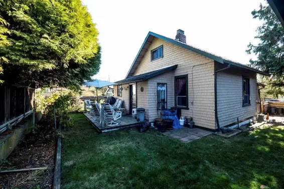 448 Lyon Place, North Vancouver For Sale - image 1