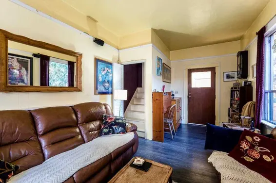 448 Lyon Place, North Vancouver For Sale - image 6