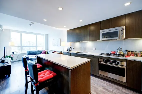 908 125 East 14th Street, North Vancouver For Sale - image 2