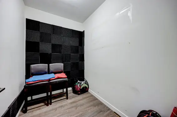 908 125 East 14th Street, North Vancouver For Sale - image 21