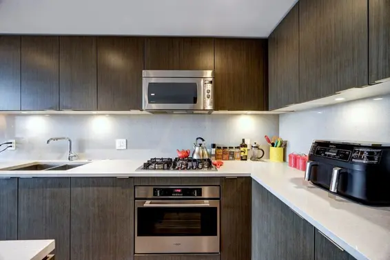 908 125 East 14th Street, North Vancouver For Sale - image 3