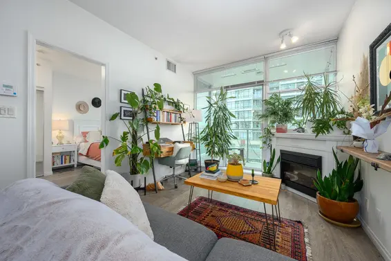 405 168 East Esplanade, North Vancouver For Sale - image 4