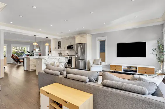 545 East 4th Street, North Vancouver For Sale - image 3