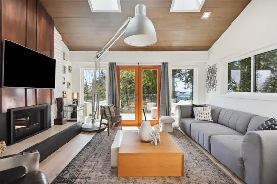 328 Monteray Avenue, North Vancouver For Sale - image 3