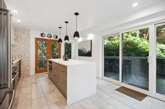 328 Monteray Avenue, North Vancouver For Sale - image 7