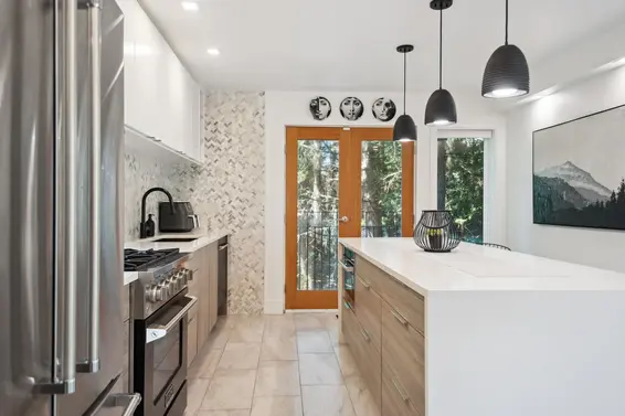 328 Monteray Avenue, North Vancouver For Sale - image 8