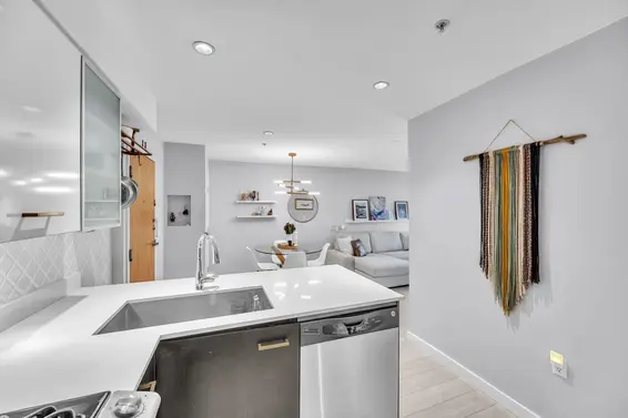 405 935 West 16th Street, North Vancouver For Sale - image 13