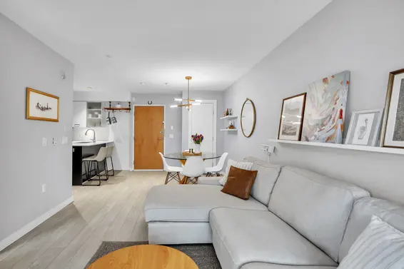 405 935 West 16th Street, North Vancouver For Sale - image 4