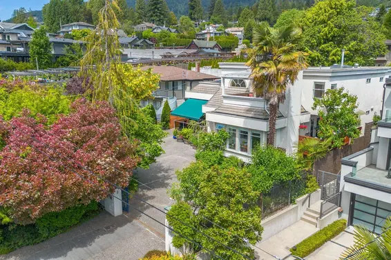 2541 Marine Drive, West Vancouver For Sale - image 35