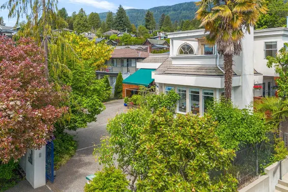 2541 Marine Drive, West Vancouver For Sale - image 37