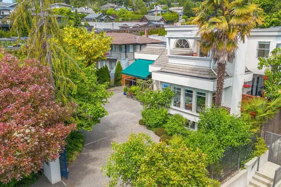 2541 Marine Drive, West Vancouver For Sale - image 38