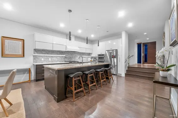4061 St. Pauls Avenue, North Vancouver For Sale - image 13
