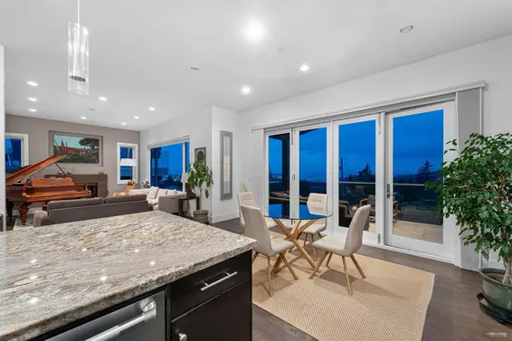 4061 St. Pauls Avenue, North Vancouver For Sale - image 14