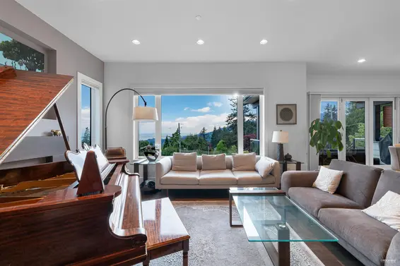 4061 St. Pauls Avenue, North Vancouver For Sale - image 6
