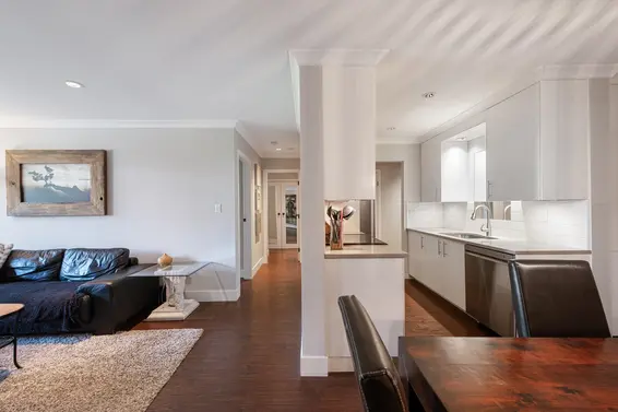 204 341 West 3rd Street, North Vancouver For Sale - image 2