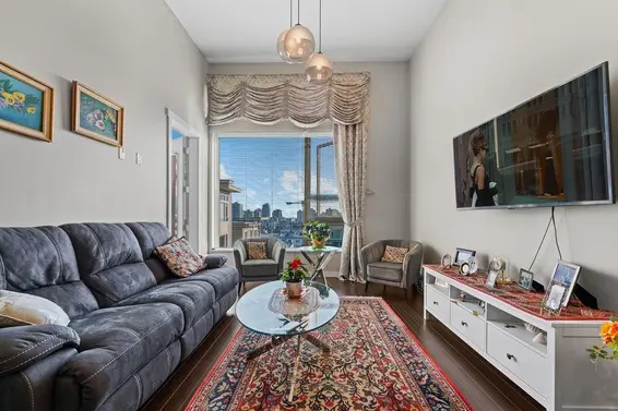 527 119 West 22nd Street, North Vancouver For Sale - image 2