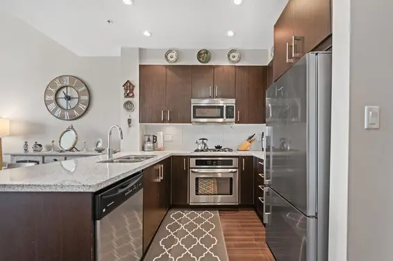 527 119 West 22nd Street, North Vancouver For Sale - image 8
