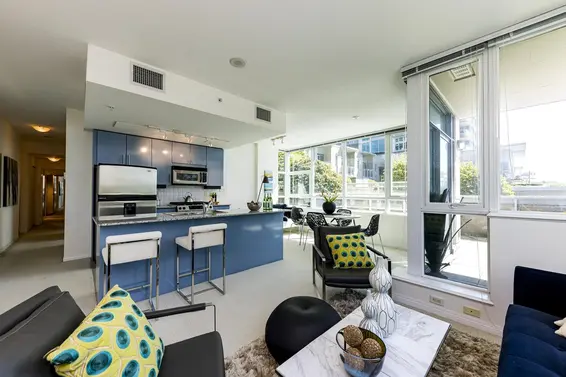 303 168 East Esplanade, North Vancouver