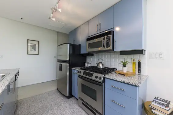 303 168 East Esplanade, North Vancouver For Sale - image 11