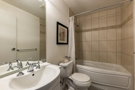 303 168 East Esplanade, North Vancouver For Sale - image 19