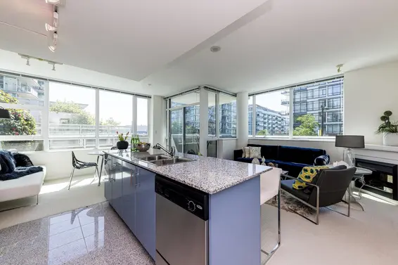 303 168 East Esplanade, North Vancouver For Sale - image 2