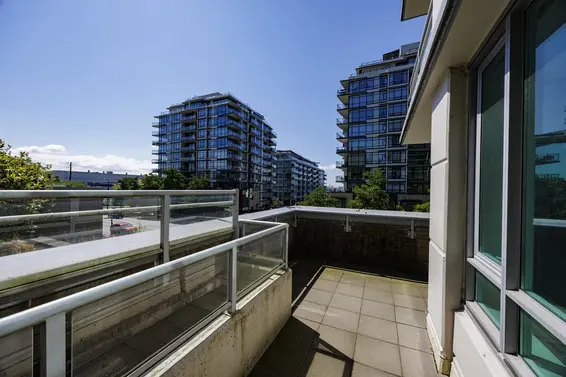 303 168 East Esplanade, North Vancouver For Sale - image 5