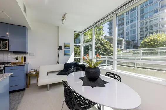 303 168 East Esplanade, North Vancouver For Sale - image 9