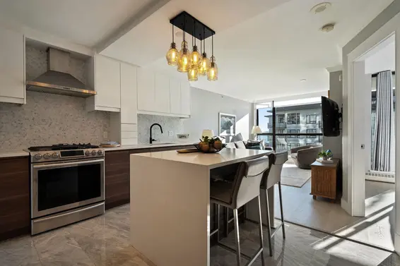 504 124 West 1st Street, North Vancouver