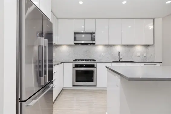 121 2651 Library Lane, North Vancouver