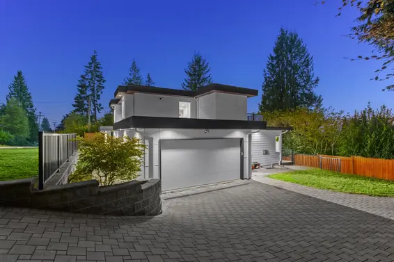 4935 Cedarcrest Avenue, North Vancouver For Sale - image 2